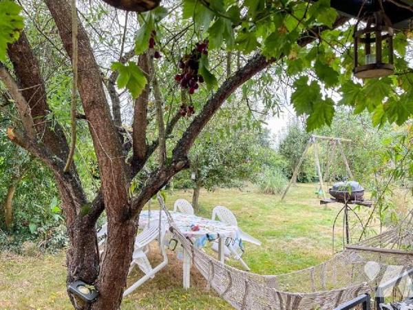 HEDE BAZOUGES, Maison T7 - A HEDE, dans un hameau tranquille non loin du canal d'Ille et Rance ...