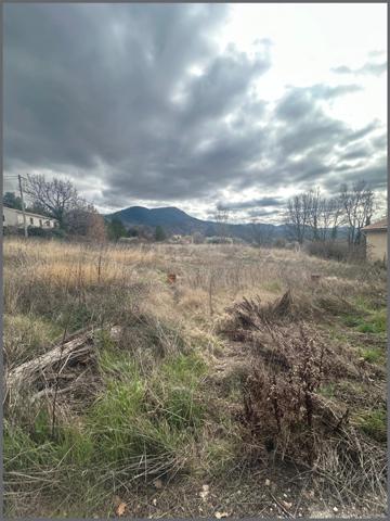 Grange /Batiment + Terrain constructible 1260m2