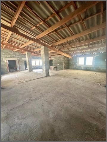 Grange /Batiment + Terrain constructible 1260m2