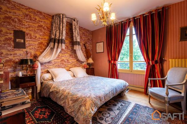 Manoir de 11 pièces, 8 chambres, 5 salles d'eau et 1 salle de bain avec un beau jardin paysager de 2800m2