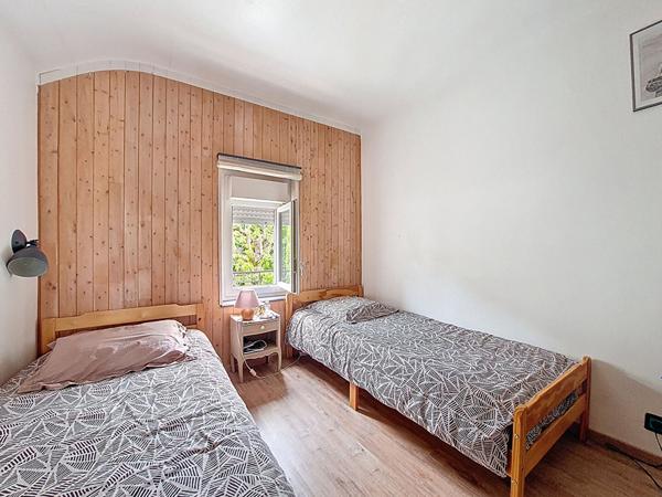 ORLEANS - MAISON ANNEES 30 - 130M2 au sol - 5 CHAMBRES - DOUBLE GARAGE - STUDIO INDEPENDANT louable - JARDIN ARBORE