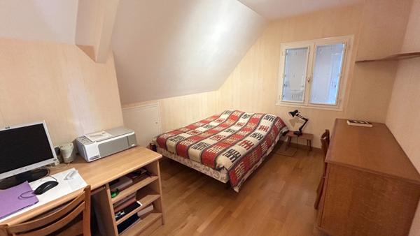 Maison à vendre à Chavagne - 5 pièces, 4 chambres,très bon état