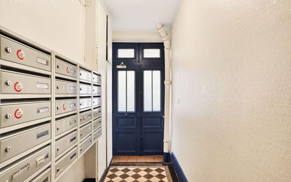 Appartement à vendre    2 pièces • 18,77 m2 Paris 18