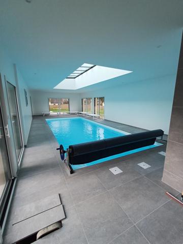 Plougasnou (29630) Plougasnou vue mer, maison bretonne en pierre entièrement rénovée, plain pied plus étage, piscine couverte.