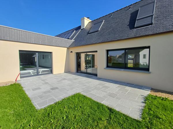 Plougasnou (29630) Plougasnou vue mer, maison bretonne en pierre entièrement rénovée, plain pied plus étage, piscine couverte.