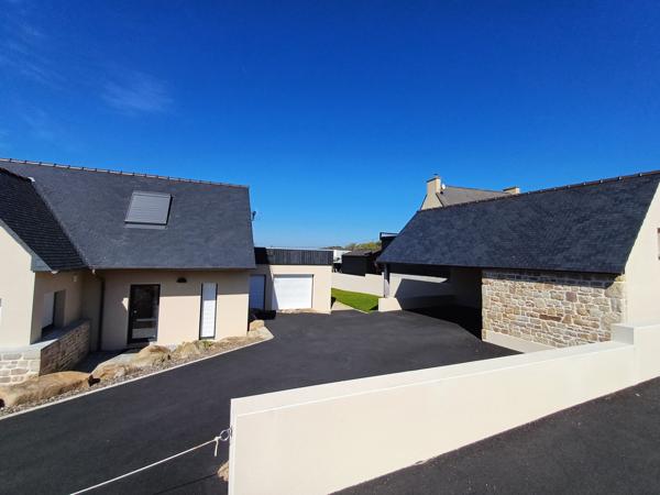 Plougasnou (29630) Plougasnou vue mer, maison bretonne en pierre entièrement rénovée, plain pied plus étage, piscine couverte.