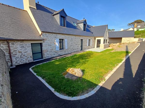 Plougasnou (29630) Plougasnou vue mer, maison bretonne en pierre entièrement rénovée, plain pied plus étage, piscine couverte.