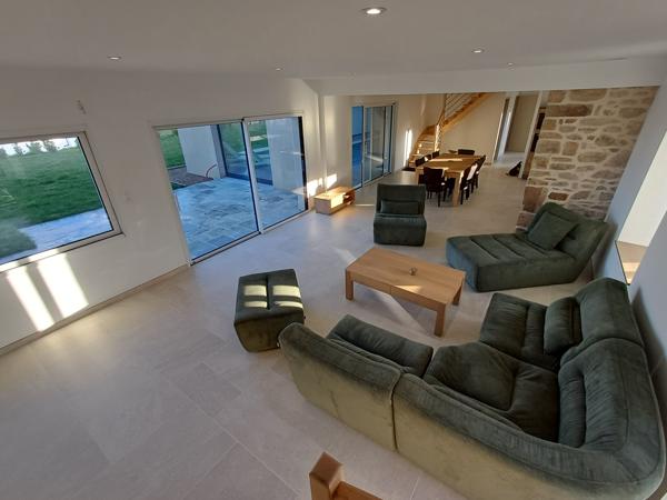 Plougasnou (29630) Plougasnou vue mer, maison bretonne en pierre entièrement rénovée, plain pied plus étage, piscine couverte.