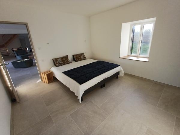 Plougasnou (29630) Plougasnou vue mer, maison bretonne en pierre entièrement rénovée, plain pied plus étage, piscine couverte.