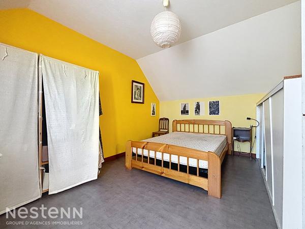 Maison en pierre de 77m², 3 chambres proche commodités à pied.