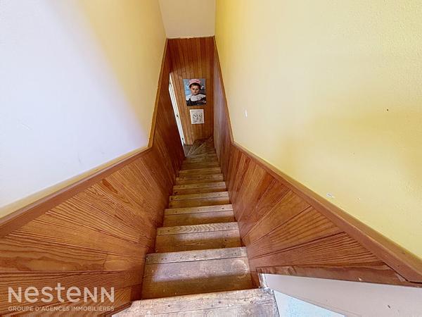 Maison en pierre de 77m², 3 chambres proche commodités à pied.