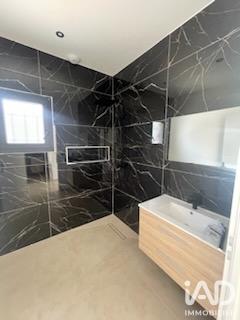 Maison à vendre 4 pièces 122 m² Saint-Étienne-de-Fontbellon
