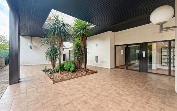 Appartement à vendre    2 pièces •  Lyon 8