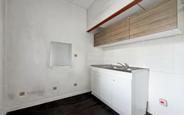 Appartement à vendre    2 pièces •  Lyon 8