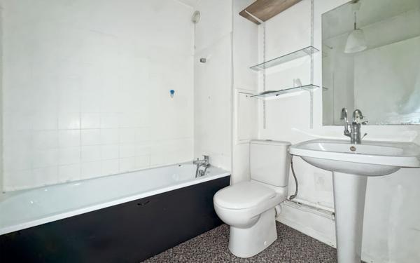 Appartement à vendre    2 pièces •  Lyon 8