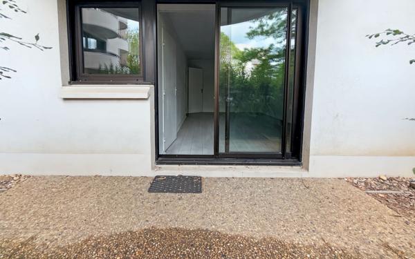 Appartement à vendre    2 pièces •  Lyon 8