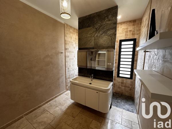 Maison 3 pièces de 90 m² à Saint-André (97440)