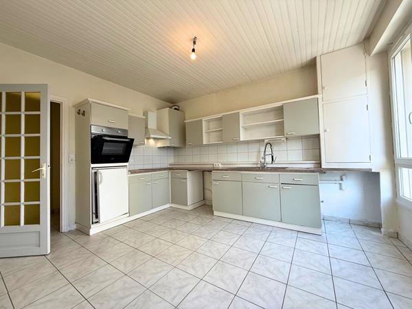 LORIENT CENTRE-VILLE - APPARTEMENT 110 M² - 3 CHAMBRES - EXPOSITION SUD , Lorient