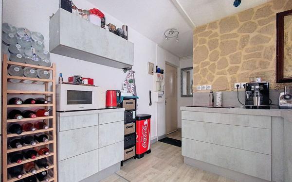 Appartement à vendre    2 pièces • 33,63 m2 Fréjus