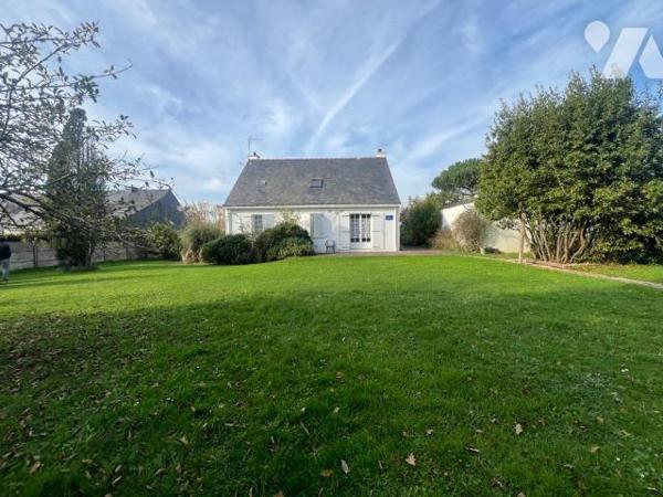 A VENDRE - ST MARC SUR MER - PROCHE PLAGES ET CENTRE - MAISON SUR GRANDE PARCELLE 
Dans secteu...