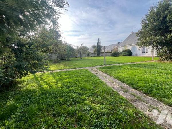 A VENDRE - ST MARC SUR MER - PROCHE PLAGES ET CENTRE - MAISON SUR GRANDE PARCELLE 
Dans secteu...