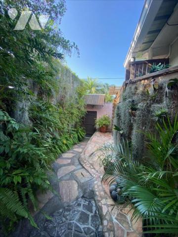 Etang Salé Les Hauts villa F5/6 avec piscine