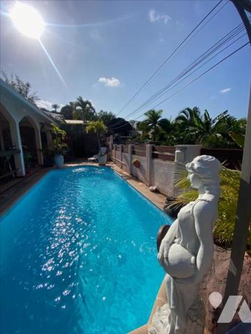 Etang Salé Les Hauts villa F5/6 avec piscine