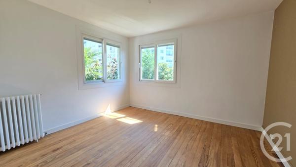 Maison à vendre  5 pièces - 107 m 2   PAU  - 64