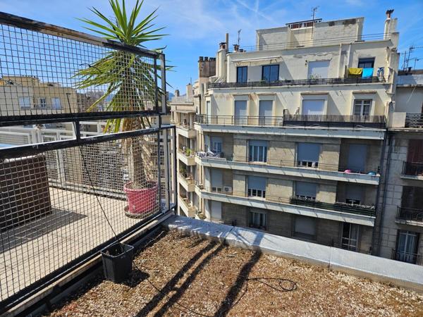 T2 - Grande terrasse coeur des 5 avenues