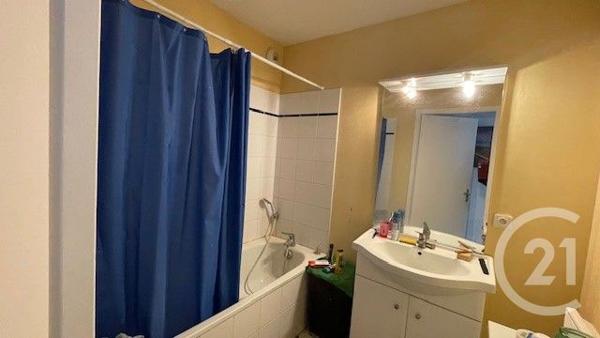 Appartement à vendre  3 pièces - 53 m 2   LA REOLE  - 33