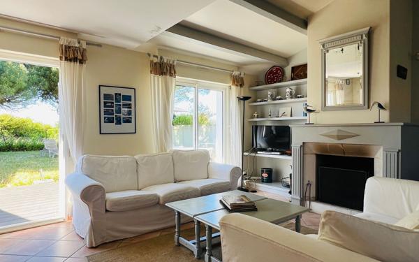 Maison à vendre    10 pièces •  Sainte-Marie-de-Ré