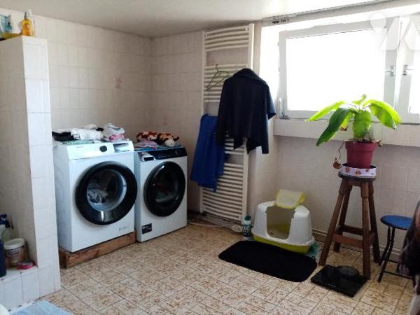 Maison de village de 158 m² avec terrain attenant de 429 m² 
Etat général : à conforter