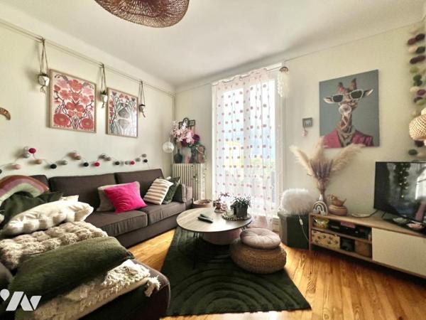 APPARTEMENT F3 TERRASSE VUE SUR LE PORT 