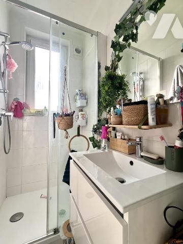 APPARTEMENT F3 TERRASSE VUE SUR LE PORT 