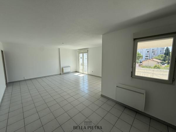 APPARTEMENT T4 MONTCALM