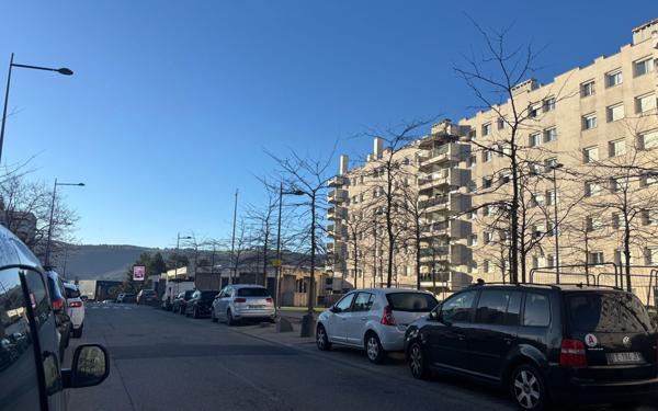 Appartement à louer    2 pièces •  Saint-Étienne