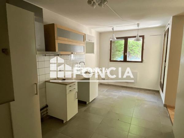 Location Appartement 3 pièces 62.75 m² - 72 AVENUE DE GENEVE Annecy 74000