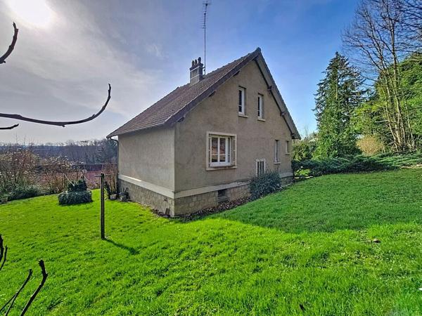 MAISON AVEC 1273 m² de terrain IDEALEMENT SITUEE