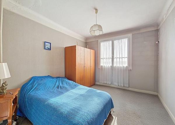 MAISON AVEC 1273 m² de terrain IDEALEMENT SITUEE