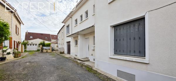 Pussay (91740) Appartement de plain-pied esprit maison avec terrasse, jardin, garage et dépendances