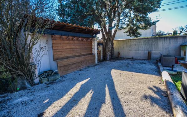 Maison à vendre    5 pièces •  Rochefort-du-Gard