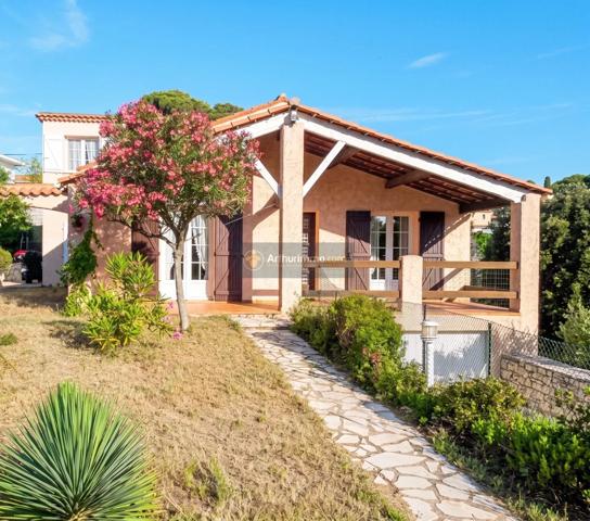 Vente                                                      Maison
                        
                     4 pièces                      126 m2                     à Saint-Aygulf