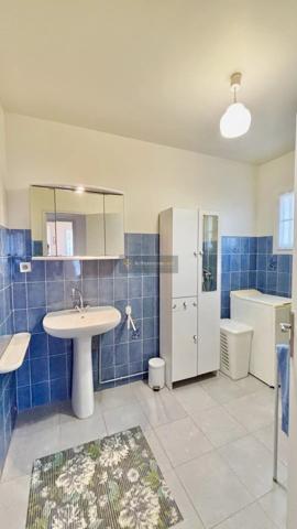 Vente                                                      Maison
                        
                     4 pièces                      126 m2                     à Saint-Aygulf