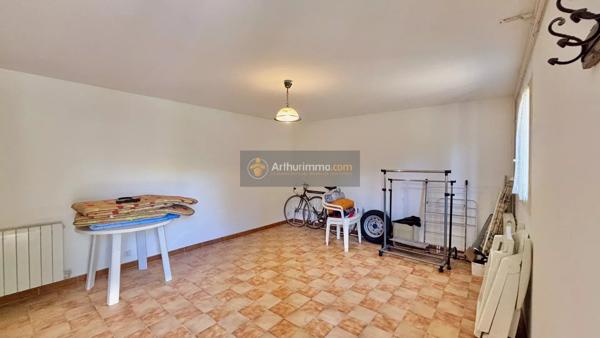 Vente                                                      Maison
                        
                     4 pièces                      126 m2                     à Saint-Aygulf