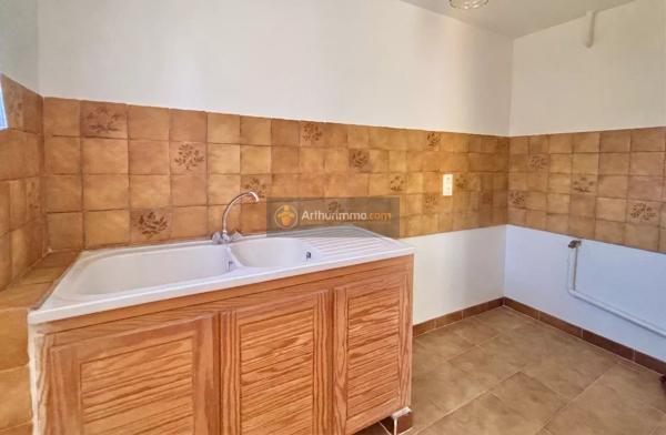 Vente                                                      Maison
                        
                     4 pièces                      126 m2                     à Saint-Aygulf