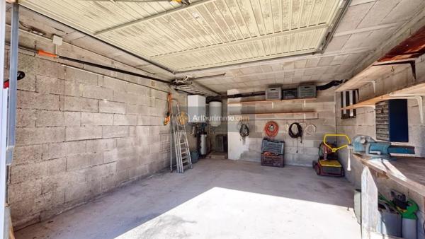 Vente                                                      Maison
                        
                     4 pièces                      126 m2                     à Saint-Aygulf