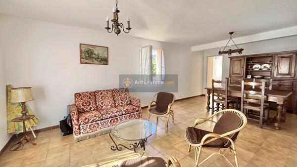 Vente                                                      Maison
                        
                     4 pièces                      126 m2                     à Saint-Aygulf