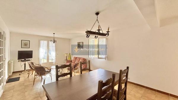 Vente                                                      Maison
                        
                     4 pièces                      126 m2                     à Saint-Aygulf