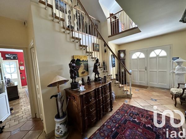 Demeure 7 pièces de 245 m² à Chartres (28000)