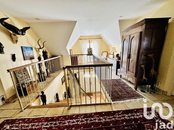 Demeure 7 pièces de 245 m² à Chartres (28000)